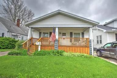 Main picture of 755 W Harrison Ave
