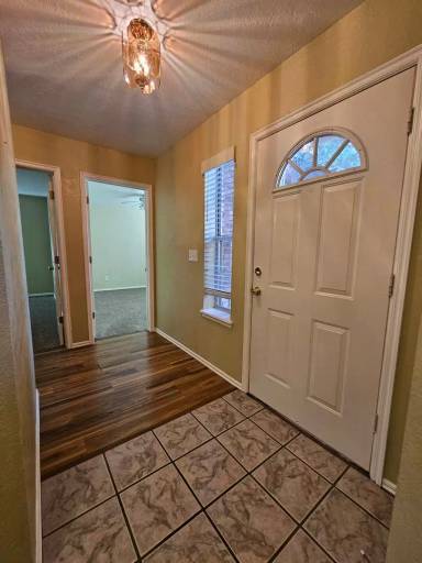 Main picture of 1917 Sunflower Cir