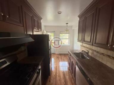 Main picture of 1851 Mayflower Ave