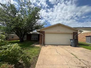 Main picture of 6912 SW Bainbridge Ave