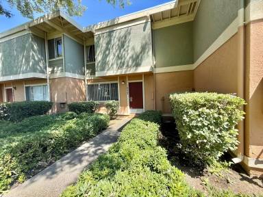 Main picture of 1577 Drake Dr