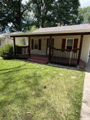 Main picture of 205 Elbring Dr