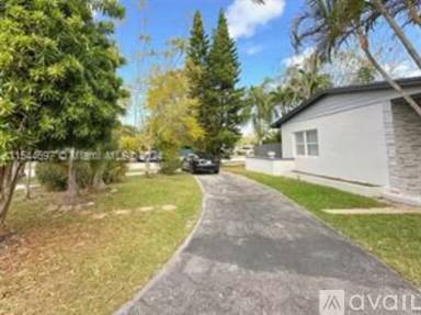 Main picture of 9450 SW 180th St