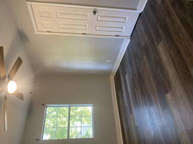 Main picture of 217 Lillian