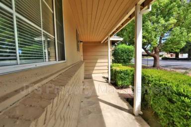 Main picture of 6565 S Land Park Dr