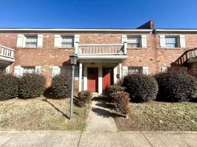 Main picture of 1207 Green Oaks Ln