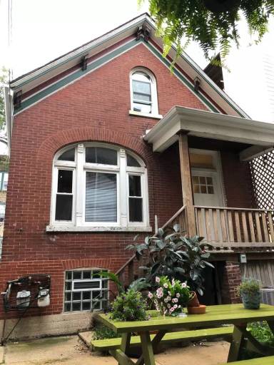 Main picture of 2637 W Iowa St