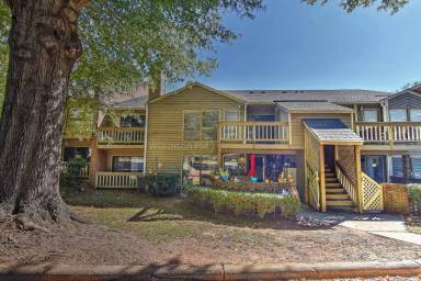Main picture of 1612 Sharon Rd W