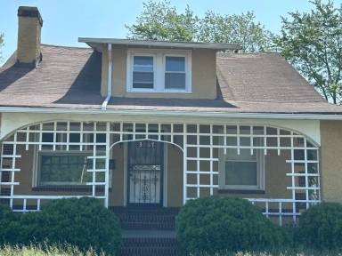 Main picture of 3567 E 138th St