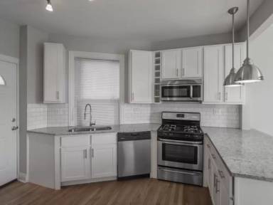 Main picture of 4401 N Clark Apartments