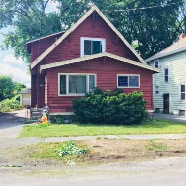 Main picture of 105 Murray Ave