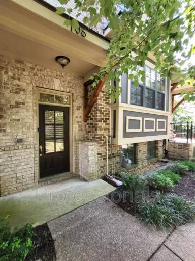 Main picture of 3180 Parthenon Ave