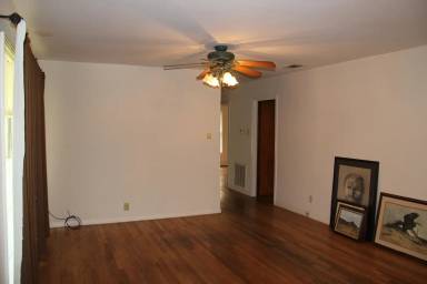 Main picture of 4405 Erath St