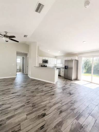 Main picture of 19 Roxbury Ln