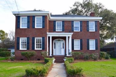 Main picture of 237 Saint Margaret St