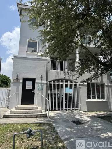 Main picture of 1453 SW 3rd St