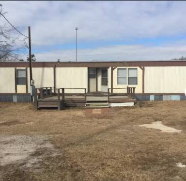 Main picture of 2417 Plantation Rd