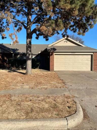 Main picture of 13137 E 44th St