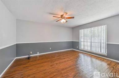 Main picture of 717 Circle Way