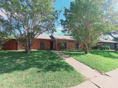 Main picture of 3726 Red Oak Dr