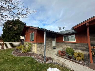 Main picture of 215 Ridgemont Dr