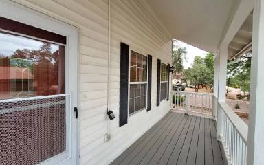Main picture of 107 W Sherwood Dr
