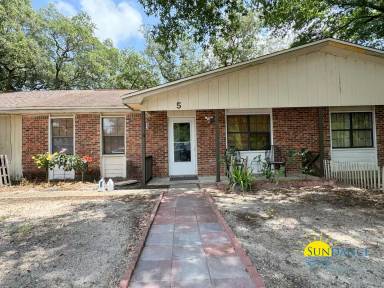 Main picture of 950 Donleen St