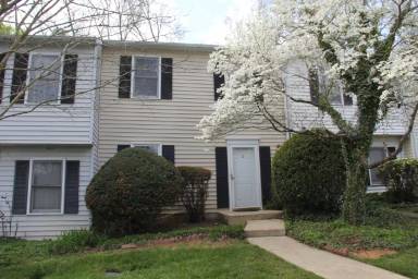 Main picture of 17 Georgetown Ct