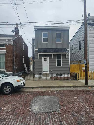 Main picture of 930 Boone St