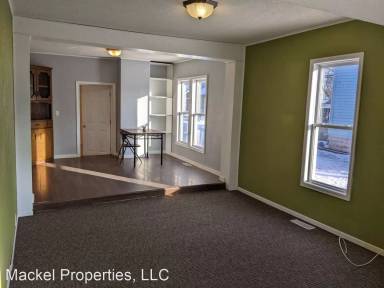 Main picture of 701 2nd St SE