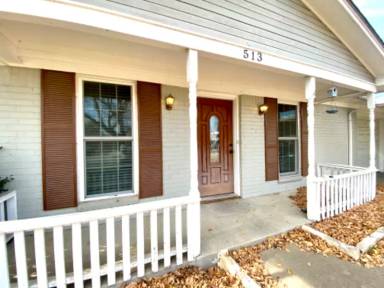 Main picture of 513 Banch Cir