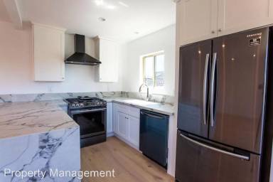 Main picture of 652 Vernon Ave