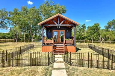 Main picture of 2510 Private Road 1180