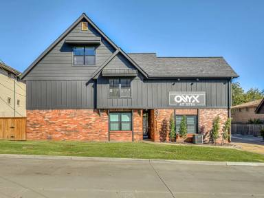 Main picture of 3711 S Indianapolis Ave