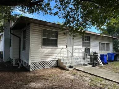 Main picture of 2115 Crawford St