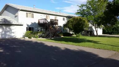 Main picture of 215 E Groschell St