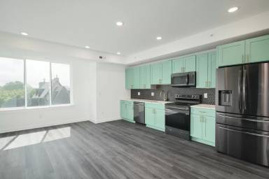 Main picture of 2645 Titan St