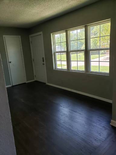 Main picture of 4331 N Frankfort Pl