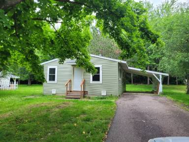 Main picture of 715 E 10th St N