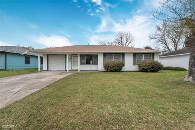 Main picture of 903 W Archer Rd