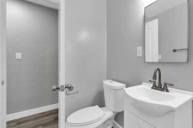 Main picture of 4117 W 129th St