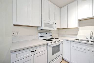 Main picture of 950 E Chuckwalla Rd