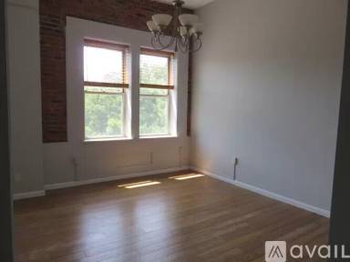 Main picture of 850 Grand Ave