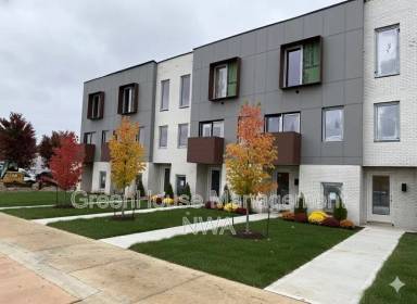 Main picture of 842 SE 8th St