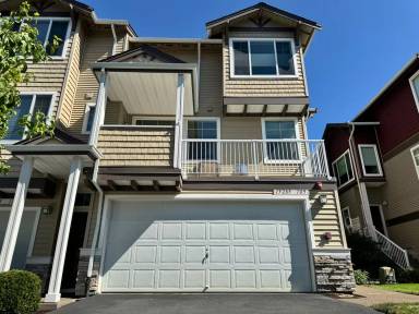 Main picture of 15285 SW Sparrow Loop