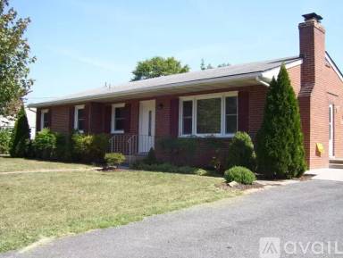 Main picture of 39 Hampton Pl