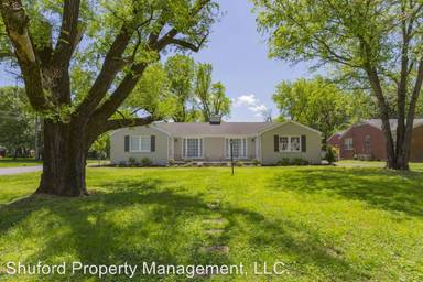 Main picture of 1001 Woodmont Blvd