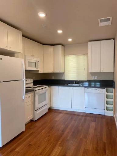 Main picture of 319 I St