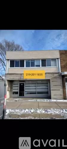 Main picture of 4425 Broadway