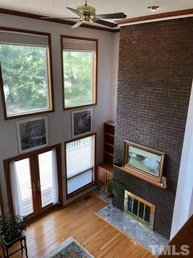 Main picture of 1010 Kingsway Dr